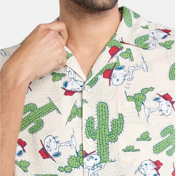 Peanuts Men's and Big Men's Spike Snoopy Desert Button Down Hawaiian Shirt - Picture 5 of 6